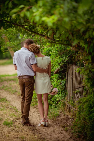 Happy Bride and groom — Stock Photo, Image