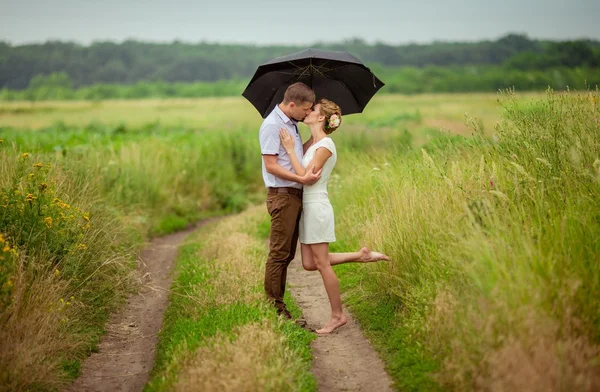 Novia y novio felices —  Fotos de Stock