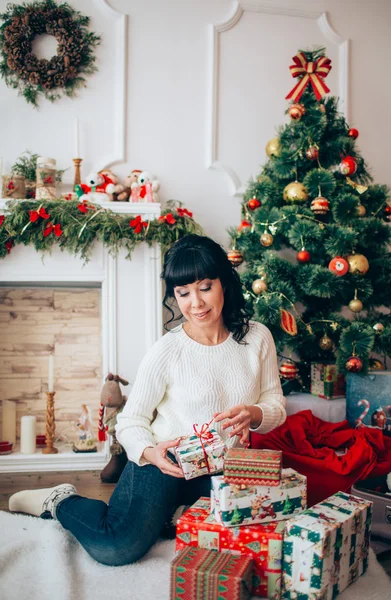 Woman at Christmas eve — Stock Photo, Image