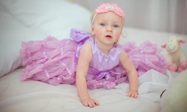 Beautiful baby girl — Stock Photo, Image