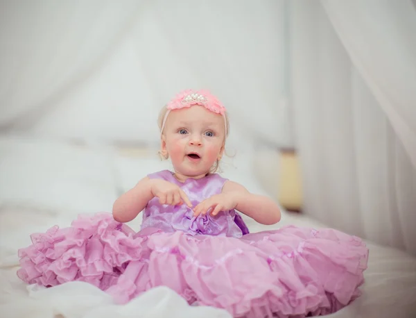 Beautiful baby girl — Stock Photo, Image