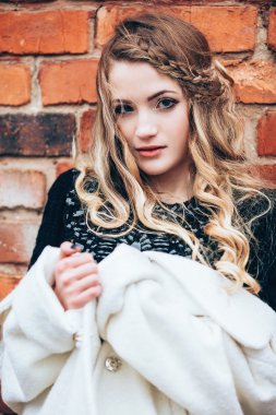 güzel sarışın kız