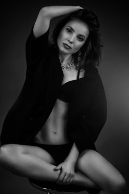 esmer kız çamaşır grupları