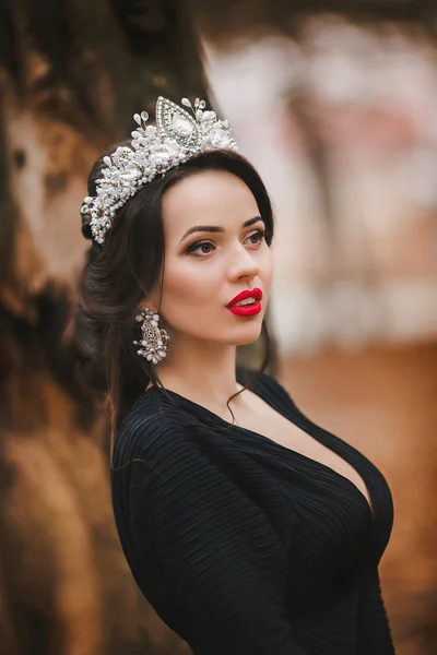 Beautiful woman in crown — Stock Photo, Image