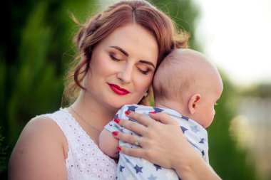 Anne bebek çocuk bahçesinde ile