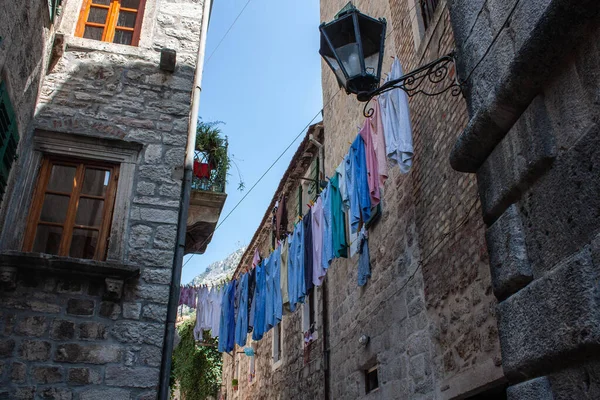 Hanging Colored Linen Narrow Streets Old Town Kotor Architecture Europe — Stock Photo, Image