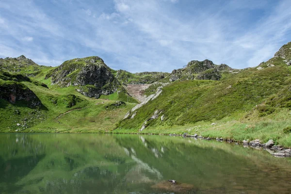 Dağları yakın göl, Avusturya — Stok fotoğraf