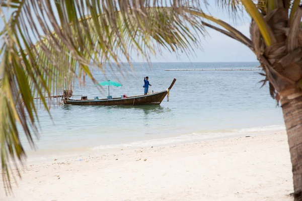 Barco Pesca Tailandés Amarrado Playa — Foto de Stock