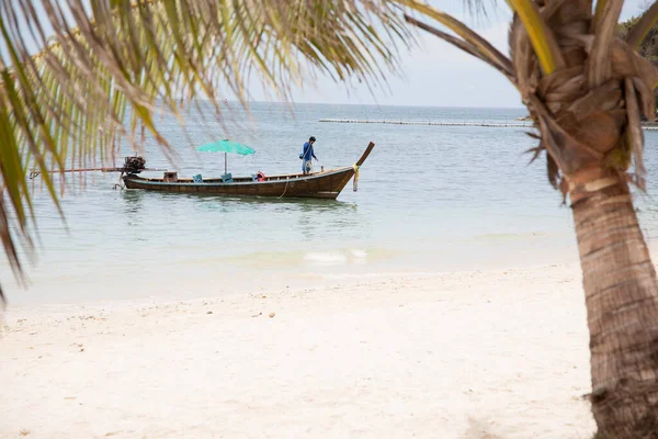 Barco Pesca Tailandés Amarrado Playa — Foto de Stock