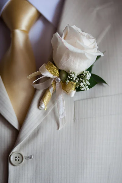 Groom's boutonniere in his lapel — Stock Photo, Image
