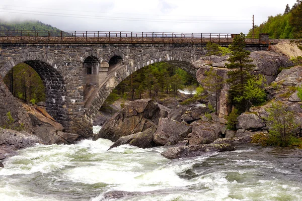 Puente arqueado a — Foto de Stock