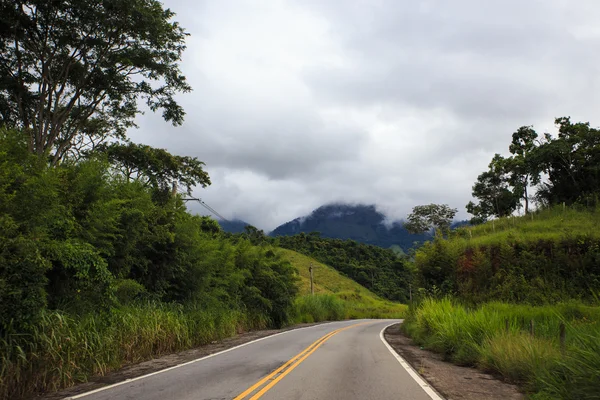 Estrada vazia no Brasil — Fotografia de Stock