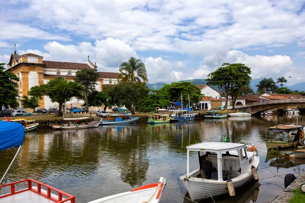 Kleurrijke boten Paraty — Stockfoto