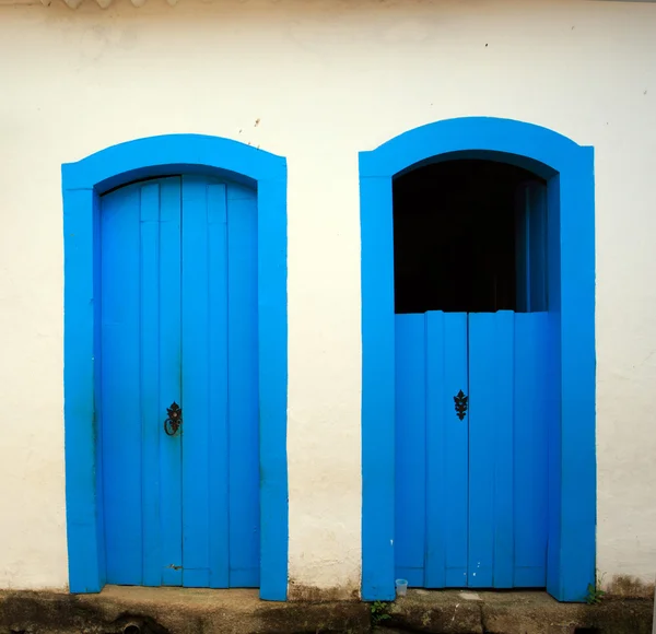 Zářivě barevné dveře — Stock fotografie