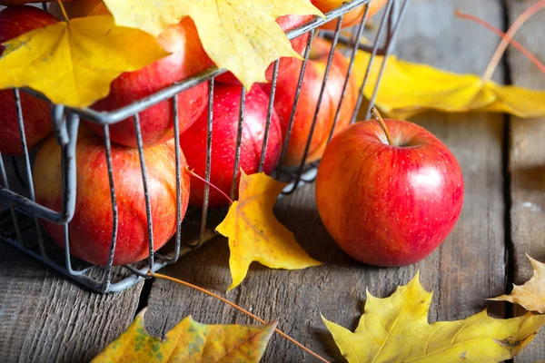 Manzanas en el fondo — Foto de Stock