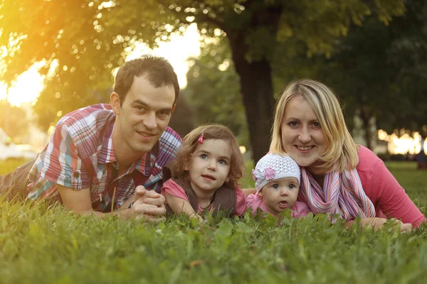 Aile bir bir — Stok fotoğraf