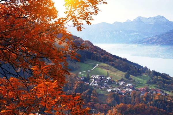 Morgen Den Bergen Schöne Landschaft Schönes Dorf Den Bergen Bei — Stockfoto