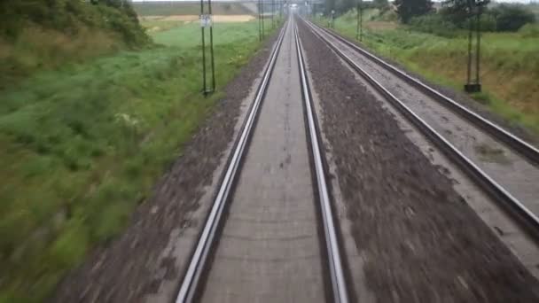 Vista Los Rieles Del Tren Que Huye — Vídeos de Stock