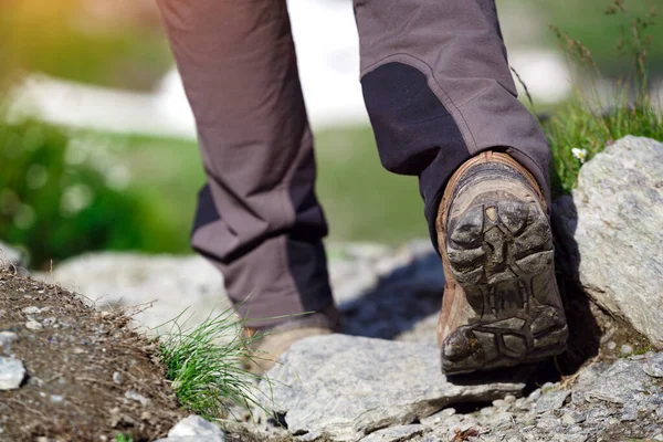 Bottes Randonnée Gros Plan Fille Étapes Touristiques Sur Trai — Photo