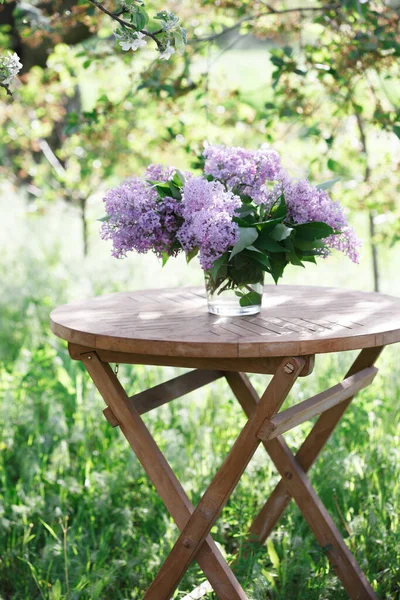 Bouquet Lilacs Table Summer Garden Garden Furniture Table Chair — Stock Photo, Image