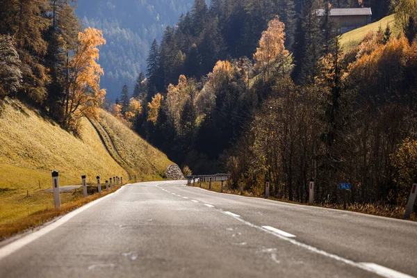 Schöne Landschaft Bergstraße Straße Den Bergen Österreichs Herbst — Stockfoto