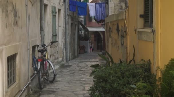 Pequeñas Calles Estrechas Del Centro Histórico Casco Antiguo Kerkyra Corfú — Vídeo de stock