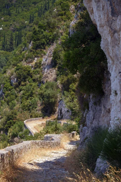 Gyönyörű Kilátás Nyílik Régi Macskaköves Corfu Hegyek Görögország — Stock Fotó