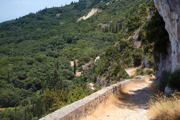 Όμορφη Θέα Του Παλιού Λιθόστρωτου Δρόμου Στα Βουνά Του Κόρφου — Φωτογραφία Αρχείου