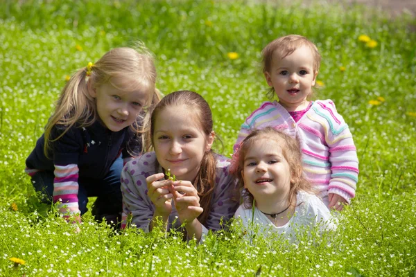 Girls outdoors — Stock Photo, Image