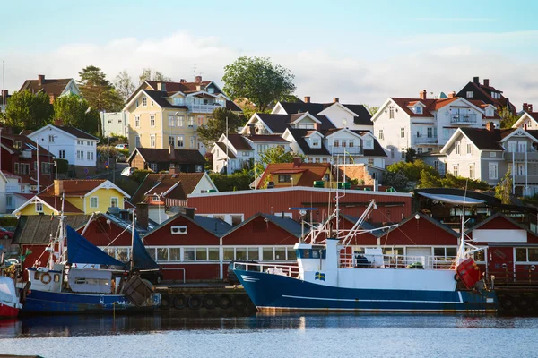 Гавань в маленьком шведском городке, Швеция — стоковое фото