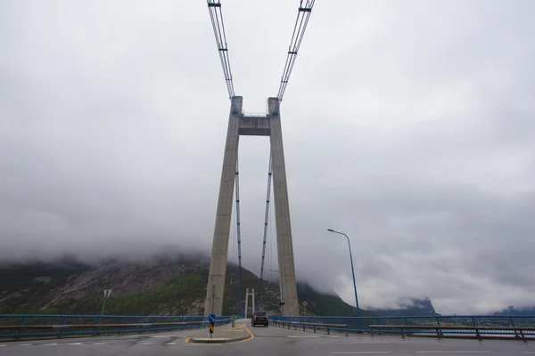 Bro över Lysefjord — Stockfoto