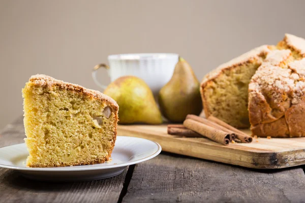 Torta de cais em uma mesa — Fotografia de Stock