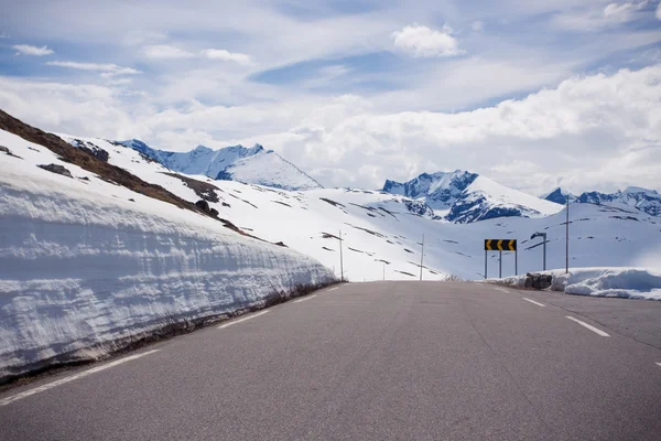 Yol işaret bir — Stok fotoğraf