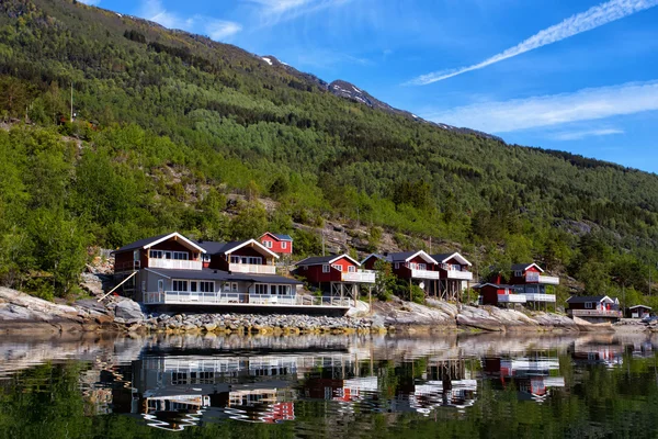 Casa tradicional de madera noruega — Foto de Stock