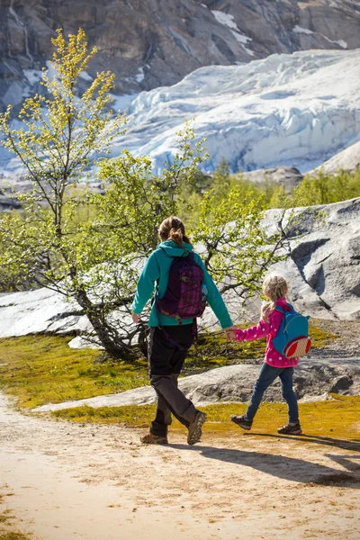 Wandern in den Bergen — Stockfoto