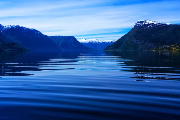 Fiorde norueguês a — Fotografia de Stock