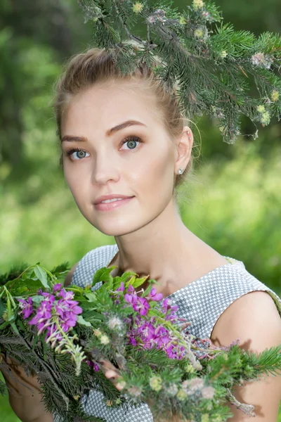 Mädchen mit grünen Augen — Stockfoto