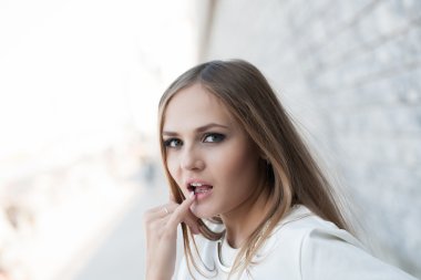 sarışın seksi portresi