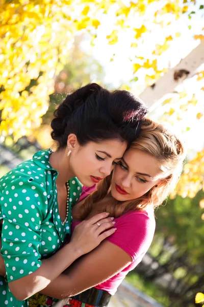 Relação entre as duas mulheres — Fotografia de Stock