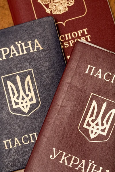 Passports of citizens of Russia and Ukraine — Stock Photo, Image