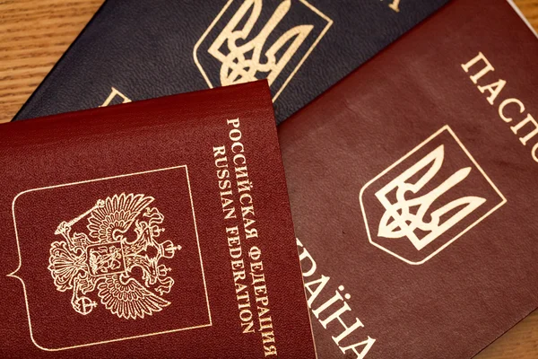 Pasaportes de ciudadanos de Rusia y Ucrania —  Fotos de Stock