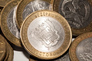 Rus metal paralar on ruble