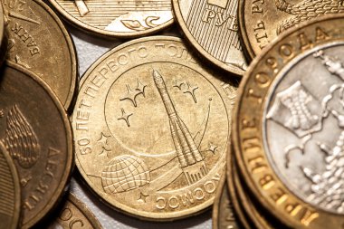 Rus metal paralar on ruble