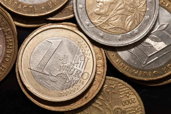 Coins of different countries — Stock Photo, Image