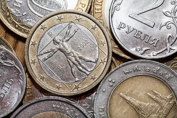 Monedas de diferentes países —  Fotos de Stock