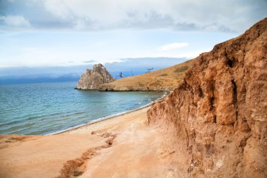 Deniz Baykal adada sahil Olkhon