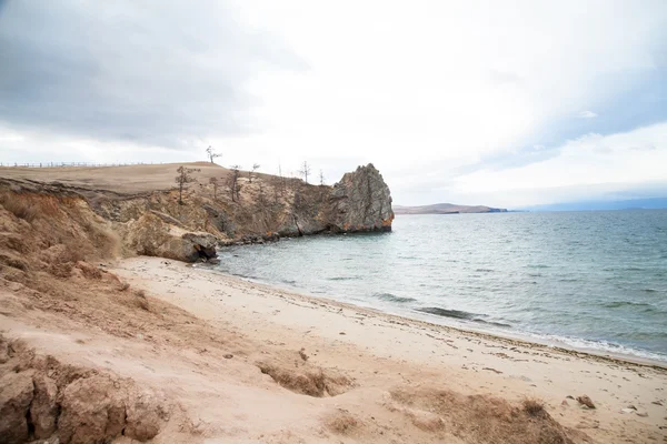 Coast of Olkhon Island on Lake Baikal — Stock Photo, Image
