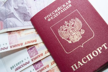 Ruble ve Mısır pound bir arka plan üzerinde Rus pasaportu