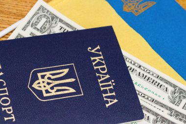 Ukraynalı pasaport Ukrayna bayrağı arka üzerinde