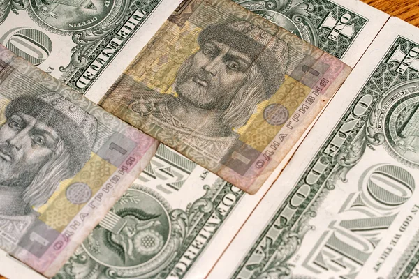 Amerikan Doları ve Ukraynalı hryvnia — Stok fotoğraf